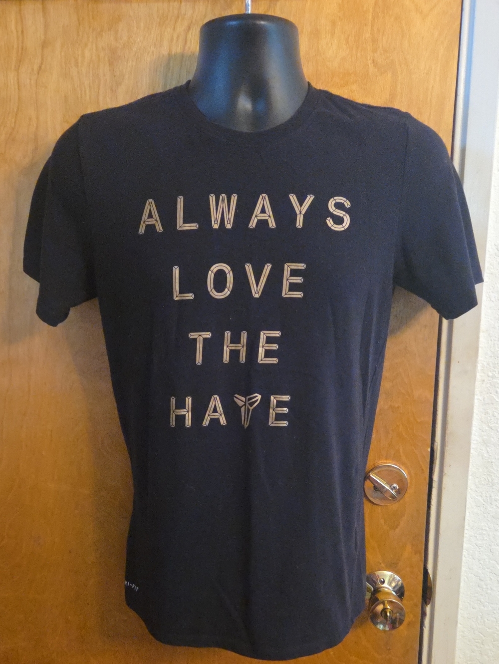 NIKE KOBE BRYANT ALWAYS LOVE THE HATE DRI-FIT T-SHIRT SIZE SMALL